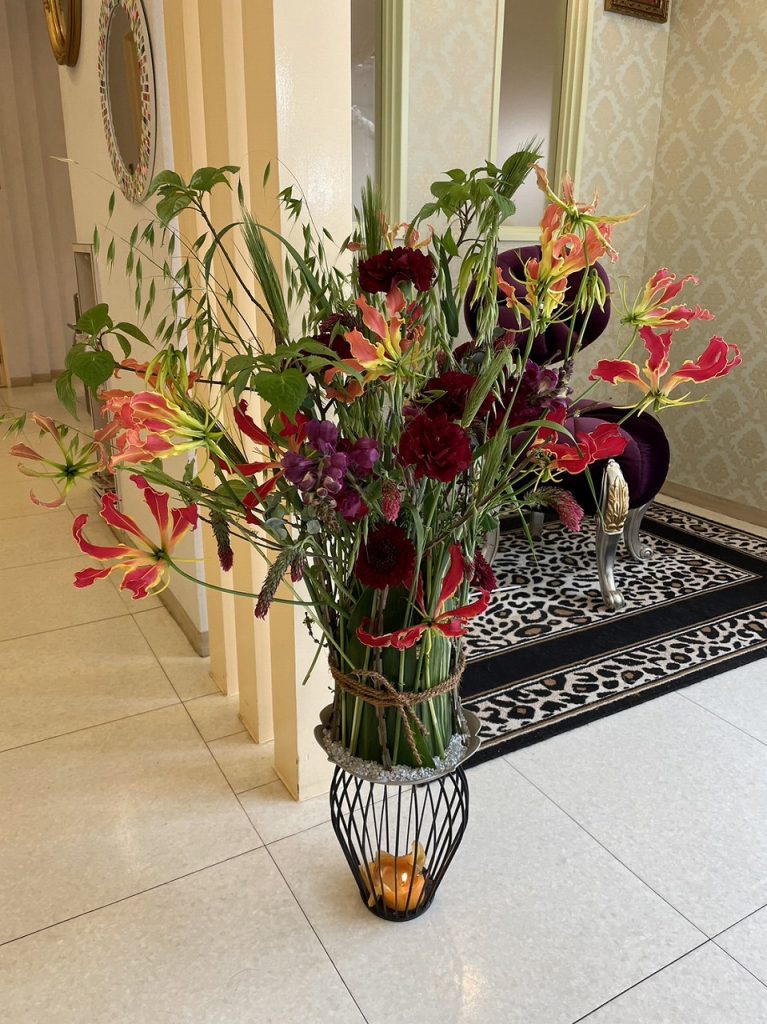 New Flower arrangement on Apr 24 2023